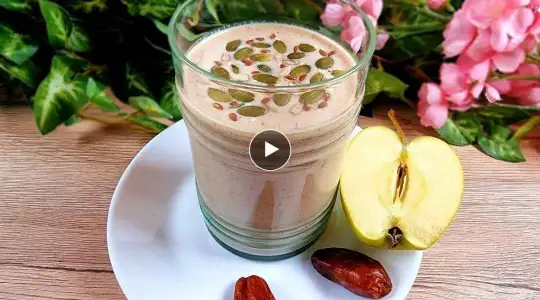 Healthy breakfast for weight loss, apple smoothie with oats. Without sugar, without egg!